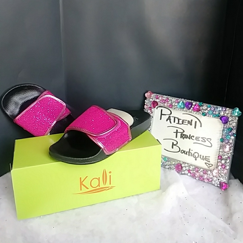 Womens slides